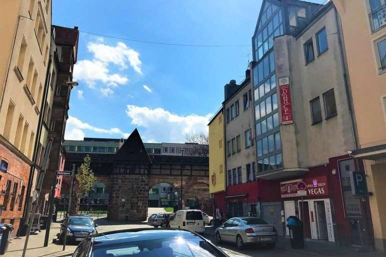 Hostel "Berkut" ニュルンベルク エクステリア 写真